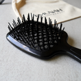 Load image into Gallery viewer, Emunah Detangling Brush
