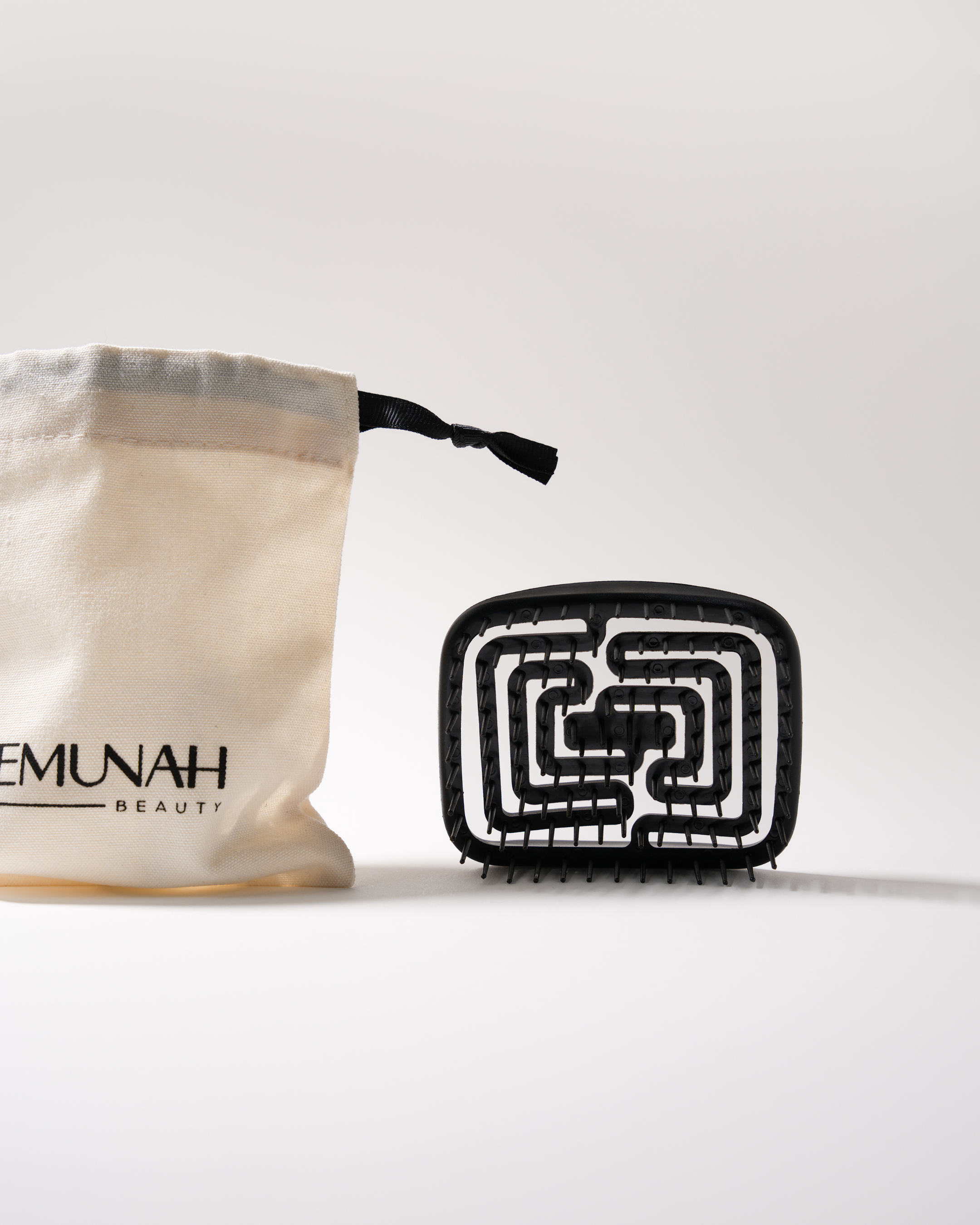 Scalp Stimulation Exfoliation, Detangling Brush with Dust Bag