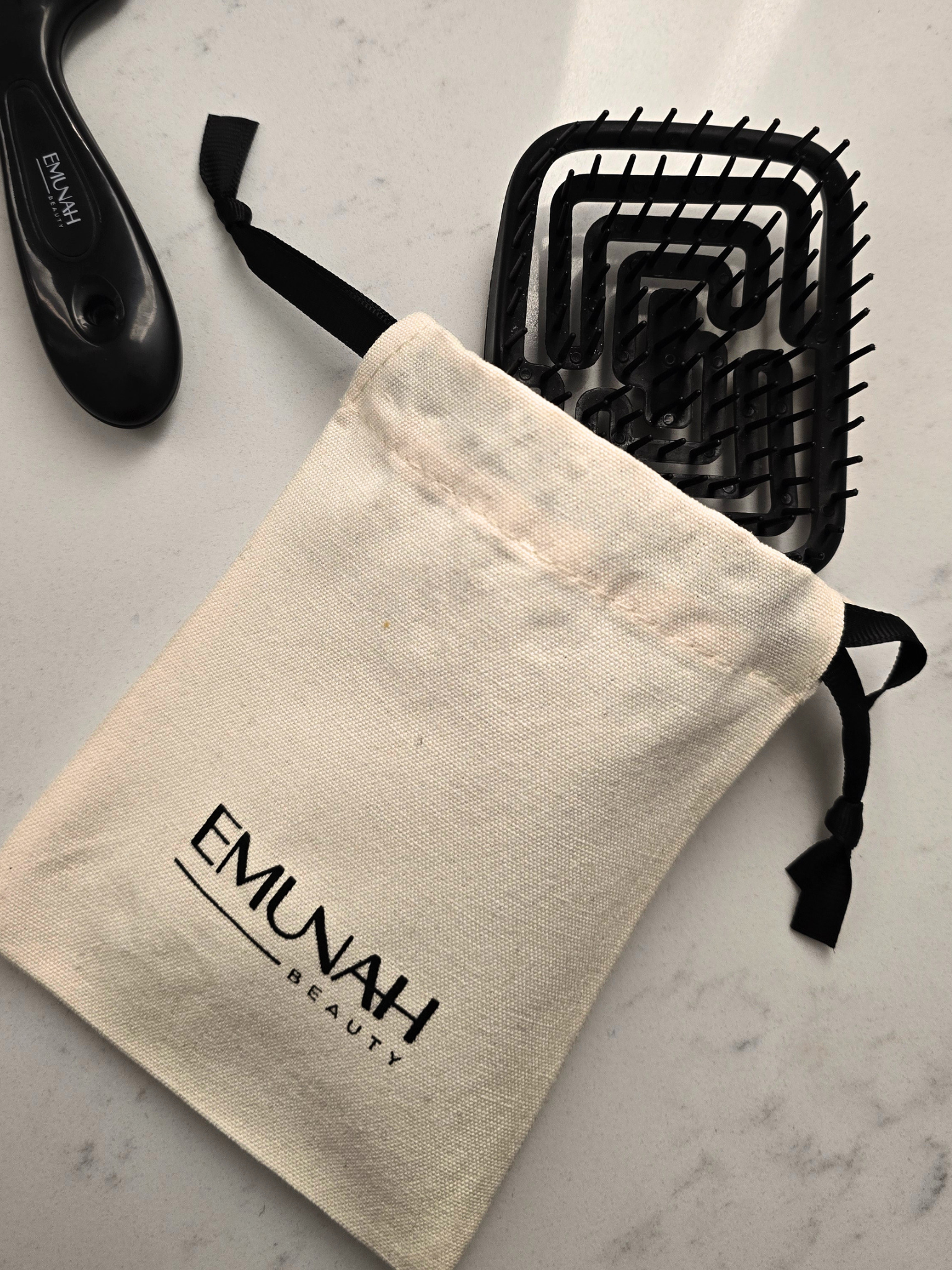 NEW Scalp Stimulation Exfoliation, Detangling Brush with Dust Bag